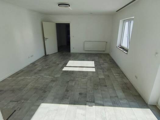 Terrassenwohnung zur Miete 1.070 € 3 Zimmer 77 m² Geschoss 1/2 frei ab sofort Traunstein Traunstein 83278