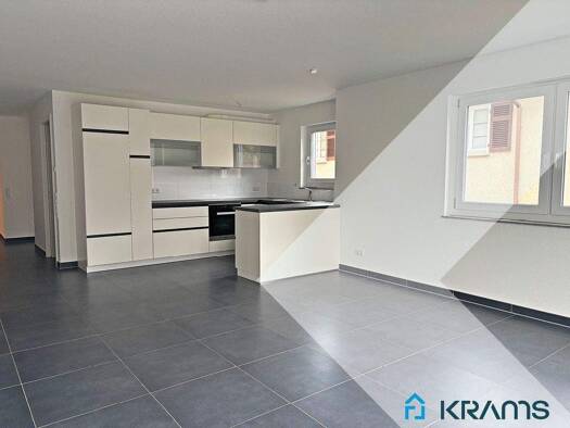 Wohnung zur Miete 1.100 € 3,5 Zimmer 94 m² 2. Geschoss frei ab sofort Innenstadt Reutlingen 72764