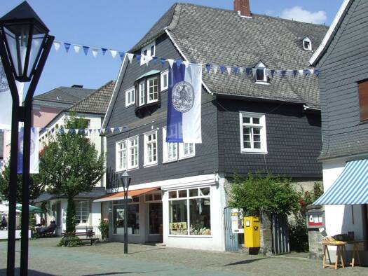 Gewerbeobjekt zum Kauf als Kapitalanlage geeignet 415.000 € 17 Zimmer 594 m² 491 m² Grundstück Alter Markt 12 Arnsberg Arnsberg 59821