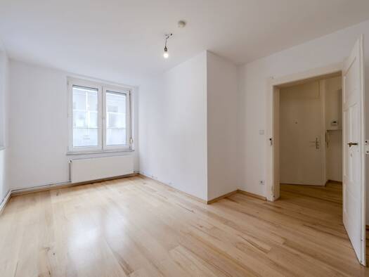 Wohnung zum Kauf 229.000 € 2 Zimmer 53 m² EG Mitte Mitte 70182