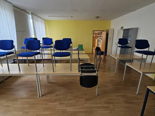 Büro zur Miete 2.857 € 6 Zimmer Wiener Neustadt 2700