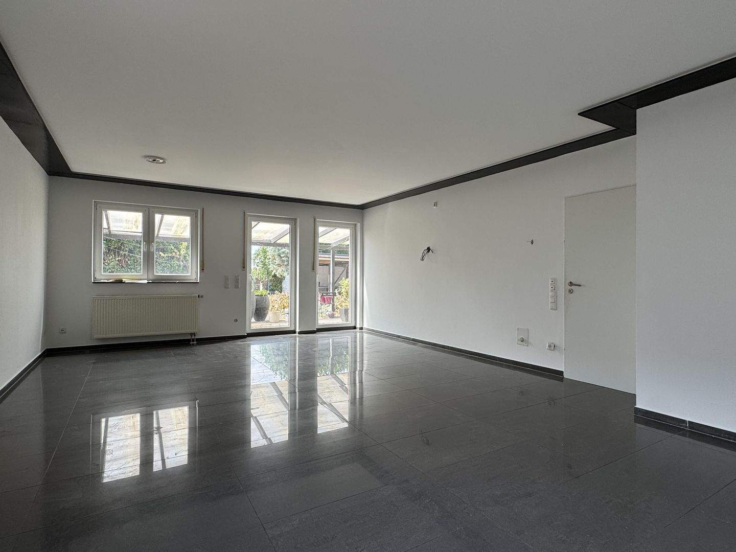 Immobilie in Geilenkirchen - Mehrfamilienhaus mit 3 Wohneinheiten in Geilenkirchen-Immendorf - Bild 1