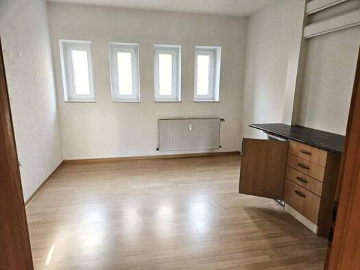 Bürogebäude zur Miete 6 € 4 Zimmer 85 m² Bürofläche Mömbris 63776