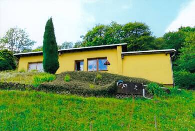 Bungalow zum Kauf 115.000 € 3 Zimmer 93 m² 1.783 m² Grundstück Wahlbezirk 12 Suhl 98527