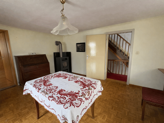 Doppelhaushälfte zum Kauf 122.000 € 6 Zimmer 130 m² 831 m² Grundstück Mulfingen 74673