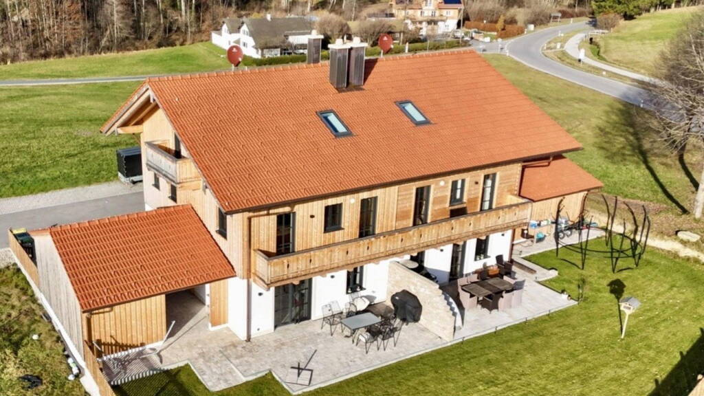 Doppelhaushälfte zum Kauf - Erstbezug provisionsfrei 998.000 € 5 Zimmer 151 m² 332 m² Grundstück Pfarrer-Koller-Weg 6 Obermühltal Dietramszell 83623