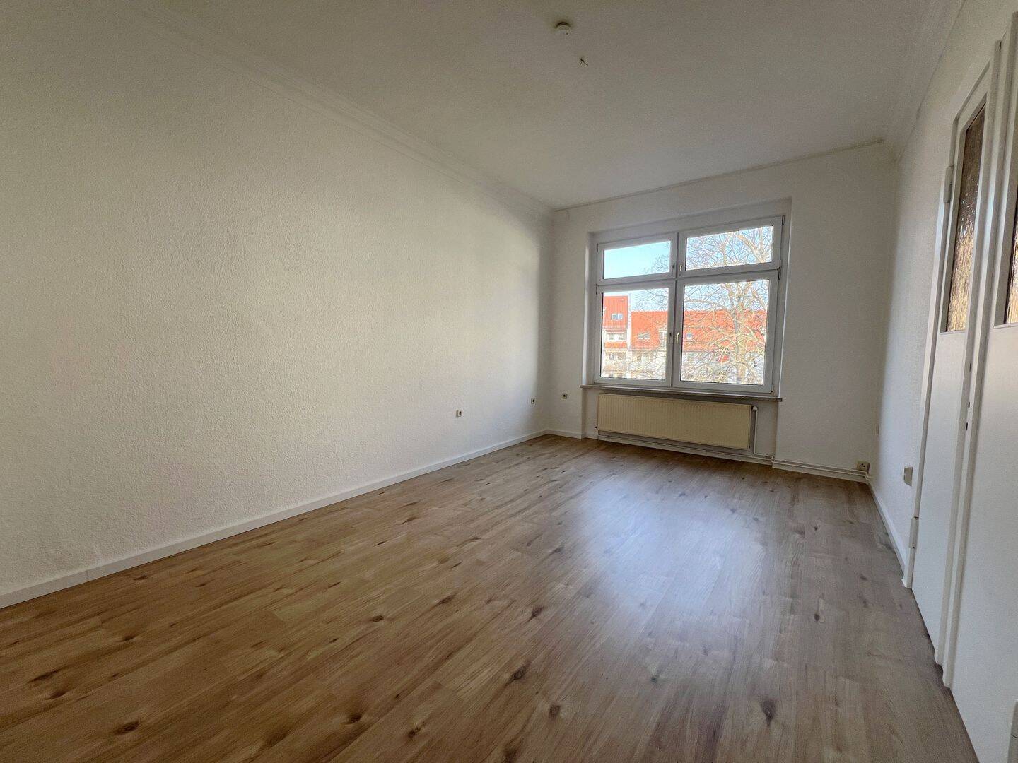 Charmante, großzügige Altbauwohnung im begehrten Stadtfeld Ost – Schillerstr. 31, 39108 Magdeburg – Vorschaubild 3