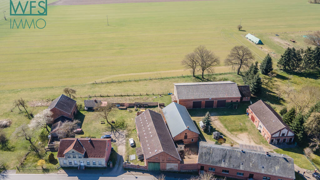 Haus zum Kauf 349.000 € 7 Zimmer 210 m² 5.423 m² Grundstück Strehlener Dorfstrasse 28 Strehlen Karstädt 19357