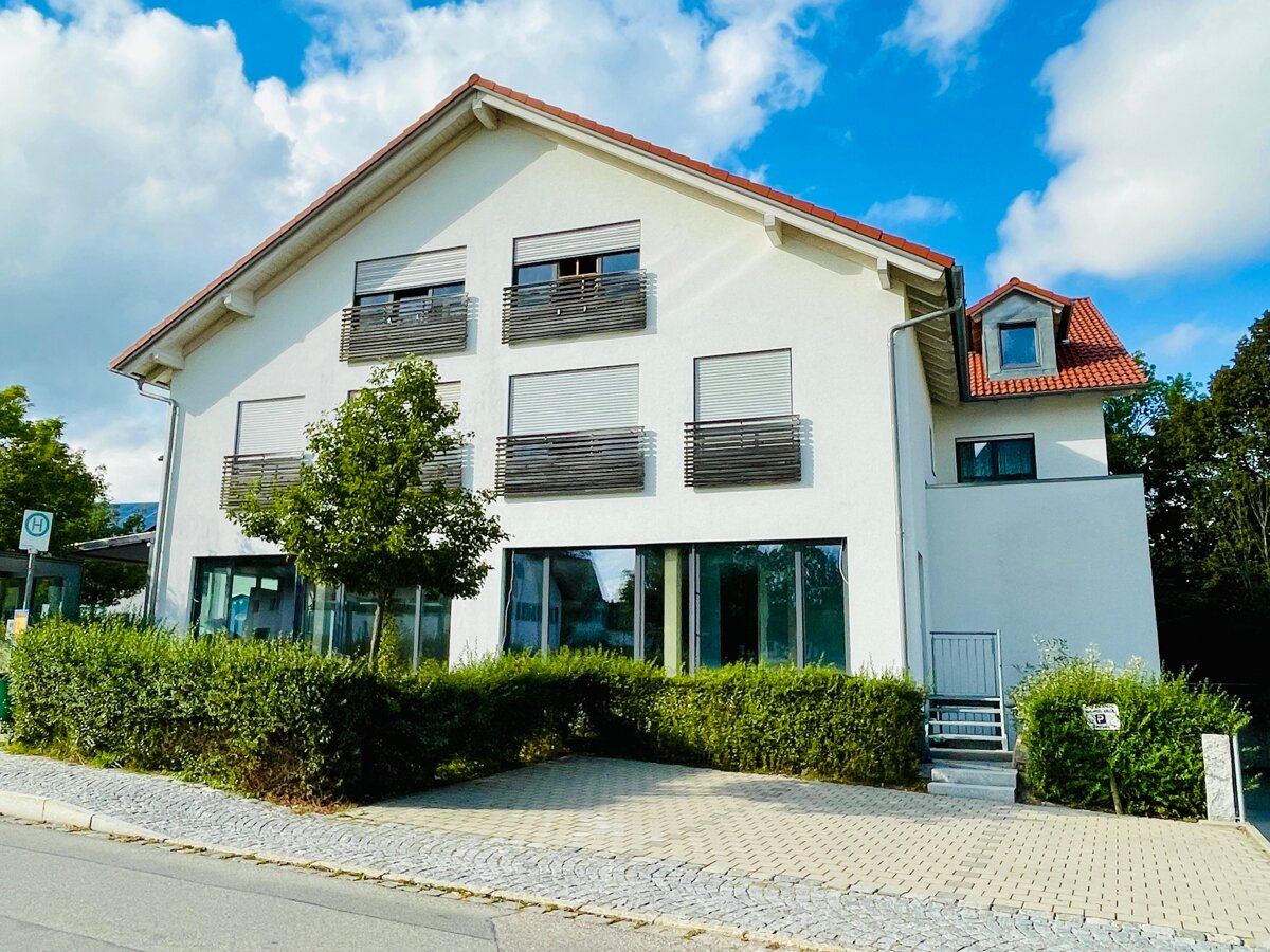 Wohnung zur Miete 1.260 € 3 Zimmer 100 m²<br/>Wohnfläche EG<br/>Geschoss ab sofort<br/>Verfügbarkeit St.-Cosmas-Straße 1 Oberbeuren Kaufbeuren 87600