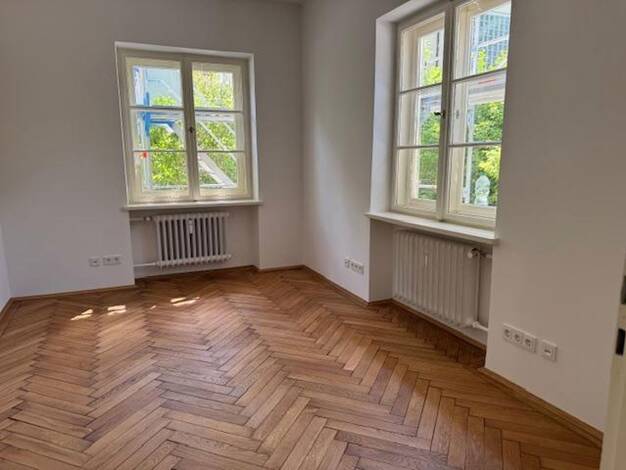 Bürofläche zur Miete provisionsfrei 4.200 € 162 m² Bürofläche Karl-Theodor-Strasse 18 Schwabing-Freimann München 80803