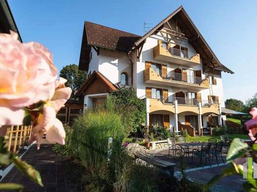 Hotel zum Kauf 680.000 € 26 Zimmer 50 Betten 7.000 m² Grundstück Riegersburg 8333
