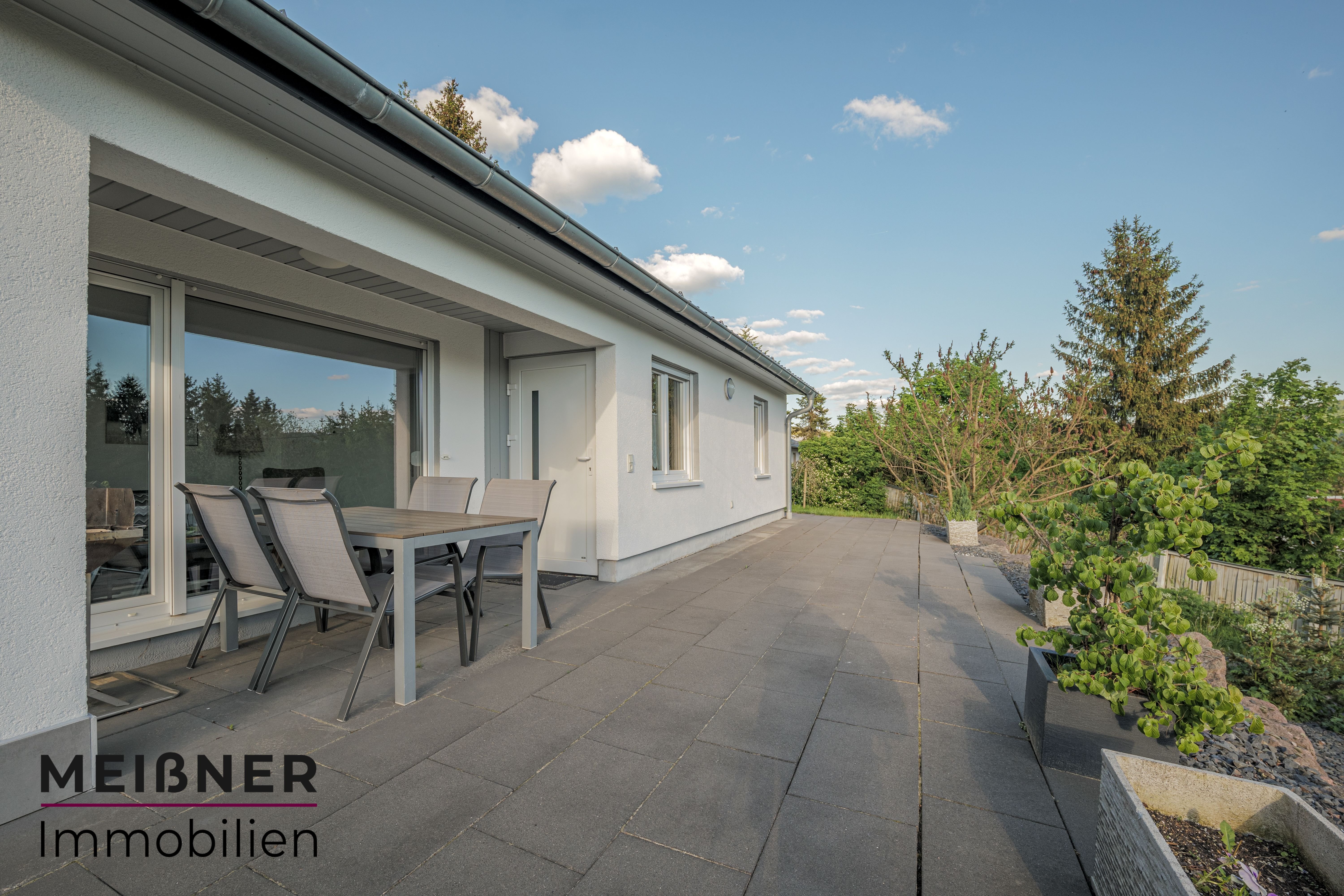 Bungalow zum Kauf als Kapitalanlage geeignet 205.000 € 3 Zimmer 41 m²<br/>Wohnfläche 1.817 m²<br/>Grundstück Wahlbezirk 82 Suhl 98528