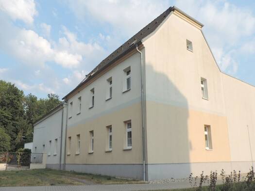 Mehrfamilienhaus zum Kauf 420.000 € 14 Zimmer 462,5 m² 1.025 m² Grundstück Gröbzig Südliches Anhalt 06388