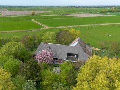 Haus zum Kauf 7 Zimmer 307 m² 8.492 m² Grundstück Tating 25881