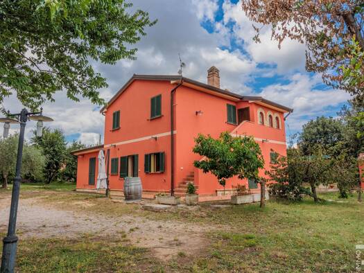 Rustico zum Kauf 1.250.000 € 11 Zimmer 285 m² 100.000 m² Grundstück frei ab sofort Grosseto