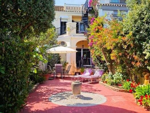 Reihenhaus zum Kauf 610.000 € 4 Zimmer 193 m² JARDINES DE ESPAÑA DE LOS 61 La Línea de la Concepción 11360
