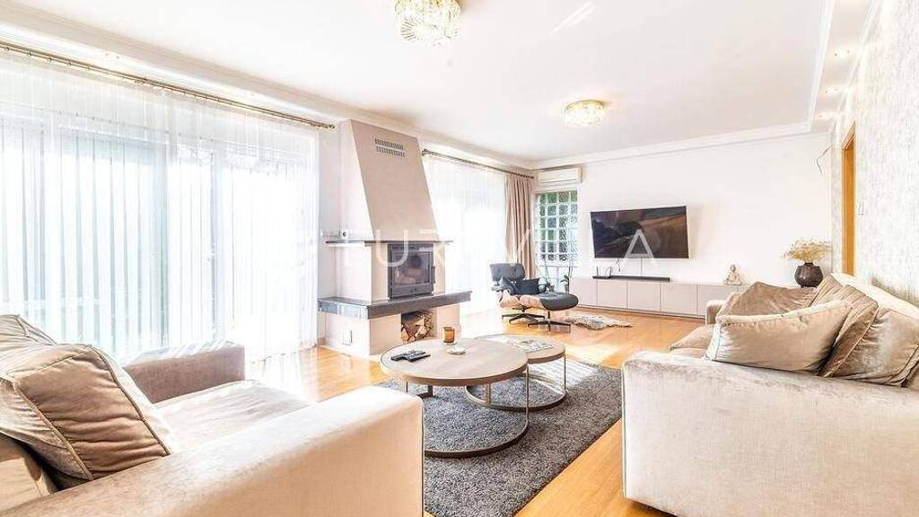 Haus zur Miete 1.900 € 3 Zimmer 200 m² Perivoj Samobor
