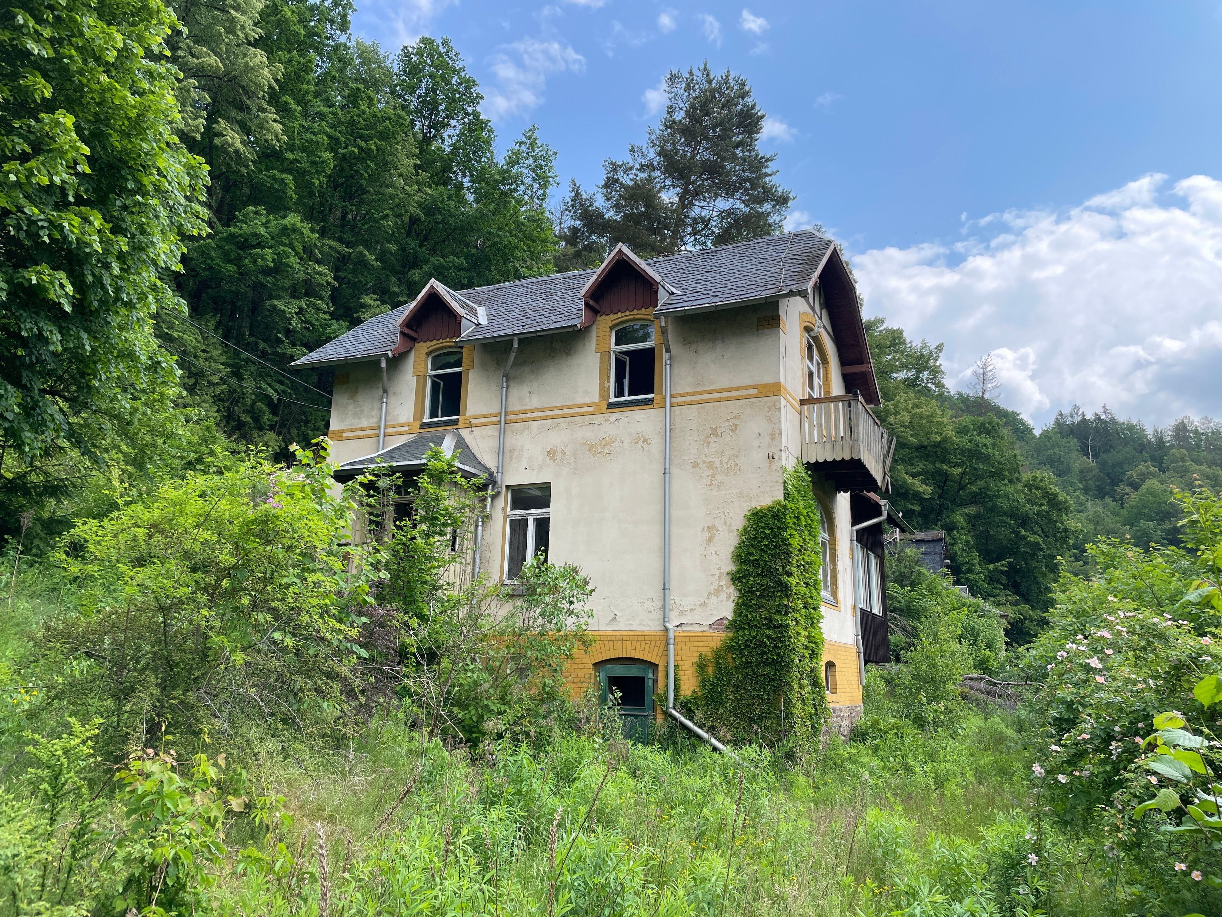 Villa zum Kauf provisionsfrei 89.000 € 5 Zimmer 140 m²<br/>Wohnfläche 2.800 m²<br/>Grundstück ab sofort<br/>Verfügbarkeit An der Schlösselmühle 11 Wilischthal Amtsberg 09439