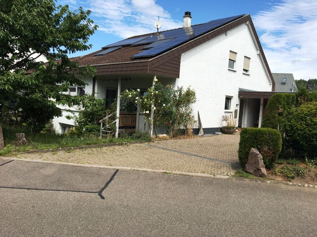 Einfamilienhaus zur Miete 1.420 € 6,5 Zimmer 170 m²<br/>Wohnfläche 514 m²<br/>Grundstück 01.03.2025<br/>Verfügbarkeit Unterlauchringen Lauchringen 79787