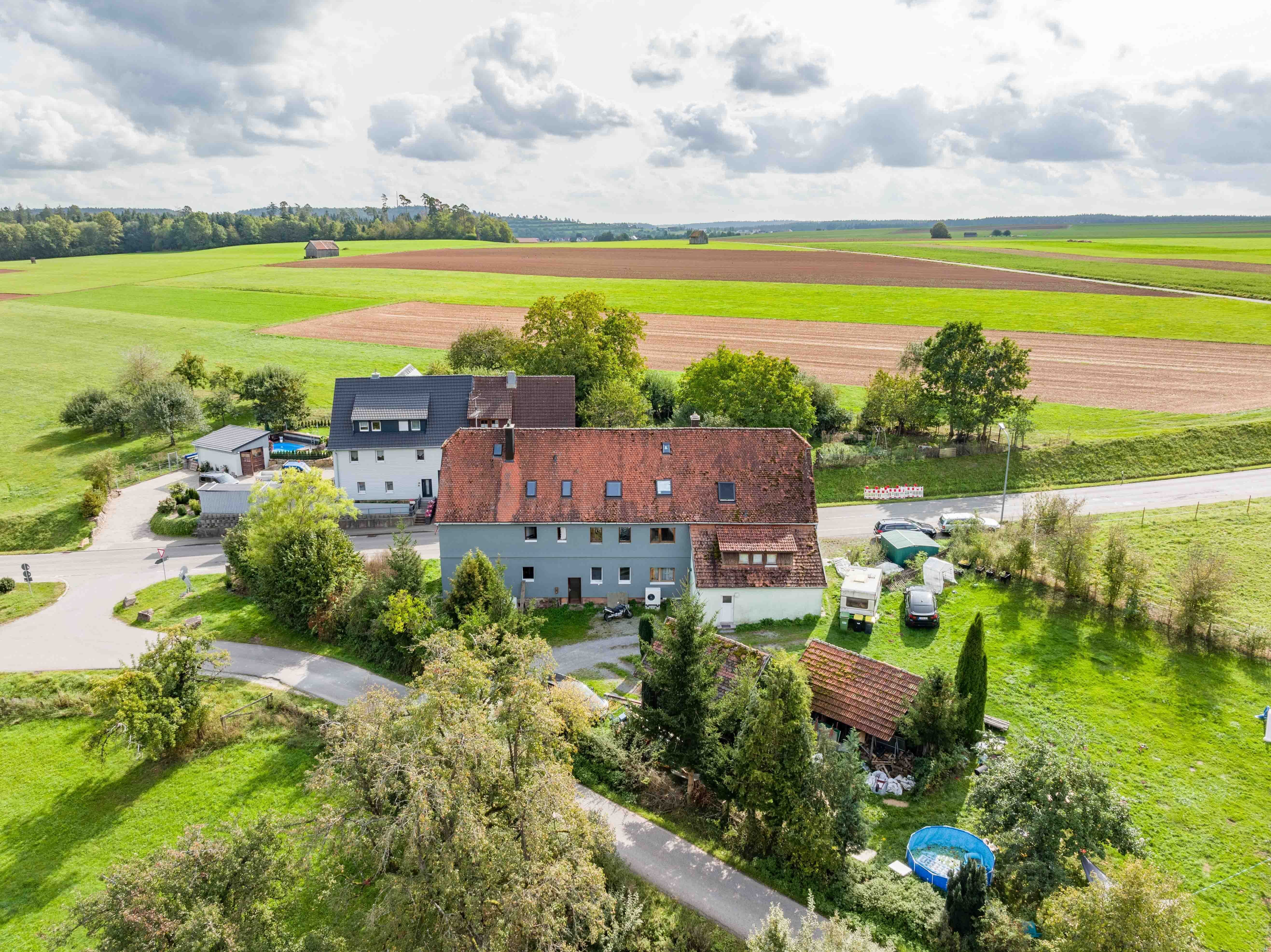 Mehrfamilienhaus zum Kauf 599.000 € 21 Zimmer 480 m²<br/>Wohnfläche 2.199 m²<br/>Grundstück Altensteig Altensteig 72213