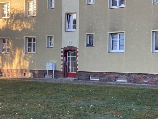 Wohnung zur Miete 426 € 2 Zimmer 38,5 m² 2. Geschoss frei ab 10.10.2026 Fontanestraße 82 Hennigsdorf 16761