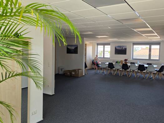 Büro zur Miete provisionsfrei 1.650 € 3 Zimmer 170 m² Bürofläche Heinrich-Hertz-Straße 8 Weststadt Offenburg 77656