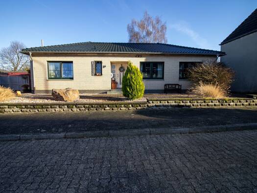 Einfamilienhaus zum Kauf 445.000 € 4 Zimmer 134 m² 620 m² Grundstück Jackerath Titz 52445