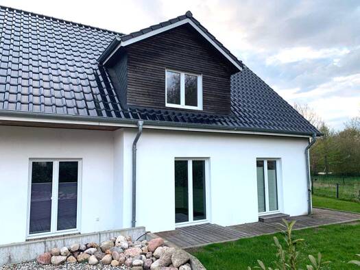 Doppelhaushälfte zum Kauf 339.000 € 4 Zimmer 97,6 m² 504 m² Grundstück frei ab sofort Ahrensbök 23623