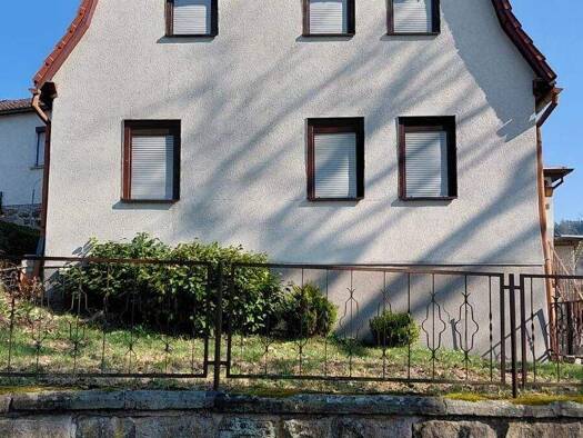 Einfamilienhaus zum Kauf provisionsfrei 129.000 € 7 Zimmer 130 m² 800 m² Grundstück Alte Poststr. 8 Schleusingen 98553