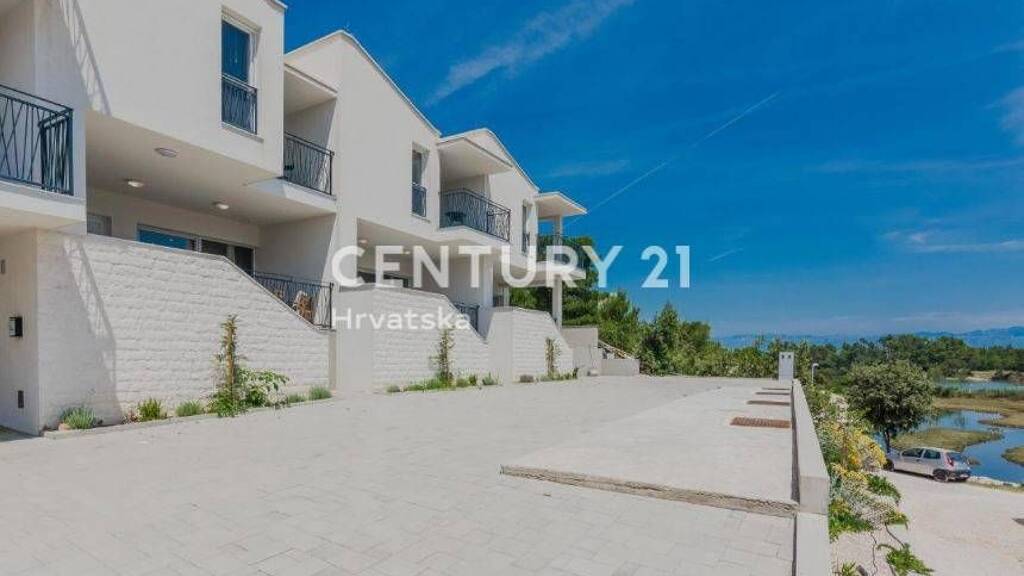 Haus zum Kauf 400.000 € 3 Zimmer 118 m² Nin