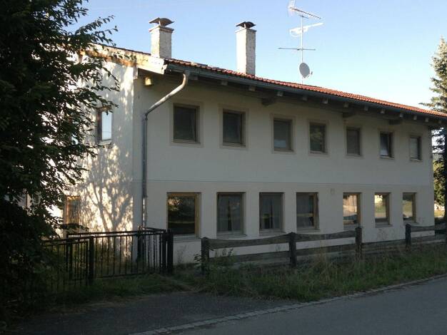 Einfamilienhaus zum Kauf provisionsfrei 499.000 € 9 Zimmer 200 m² 2.277 m² Grundstück Hauptstraße 12 Steinbach Stötten am Auerberg 87675