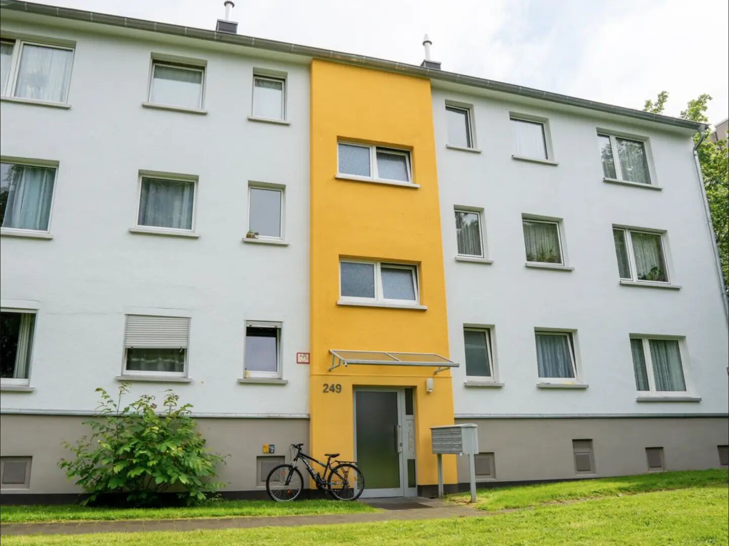 Wohnung zur Miete 700 € 2 Zimmer 57 m²<br/>Wohnfläche ab sofort<br/>Verfügbarkeit Amsterdamerstraße 249 Niehl Köln 50735