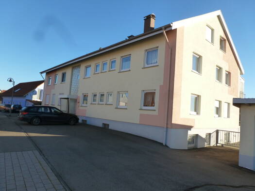 Wohnung zur Miete 690 € 3 Zimmer 90 m² Geschoss 1/2 frei ab 01.04.2026 Stetten Stetten am kalten Markt 72510