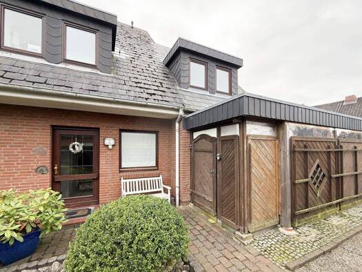 Reihenendhaus zum Kauf 5 Zimmer 150 m² 300 m² Grundstück frei ab sofort Tinnum Sylt 25980