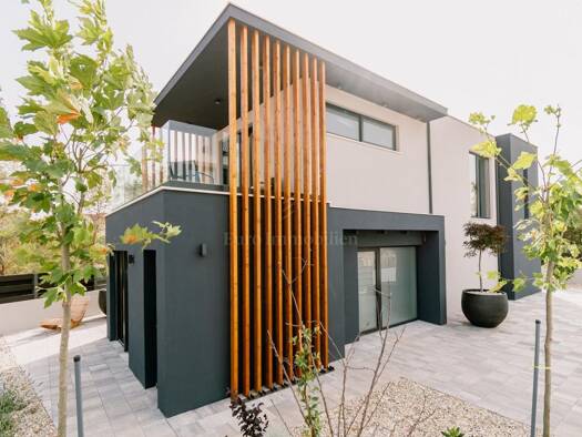 Haus zum Kauf 1.150.000 € 5 Zimmer 200 m² 400 m² Grundstück Srima