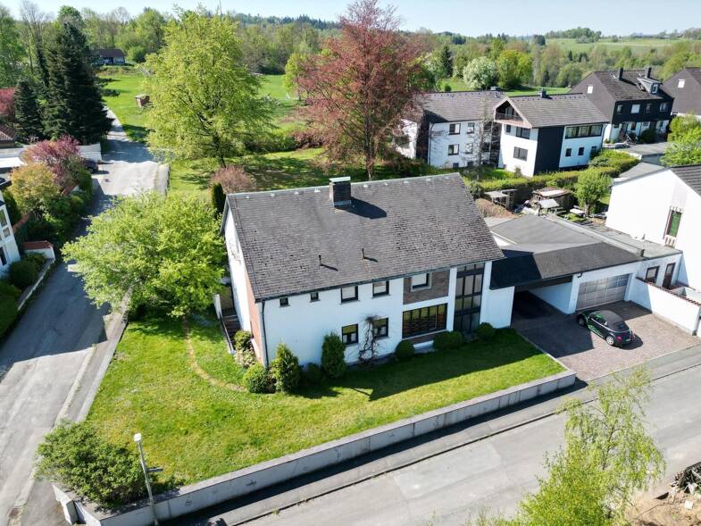 Einfamilienhaus zum Kauf 8 Zimmer 192 m² 1.231 m² Grundstück Lichtenberg Lichtenberg 95192
