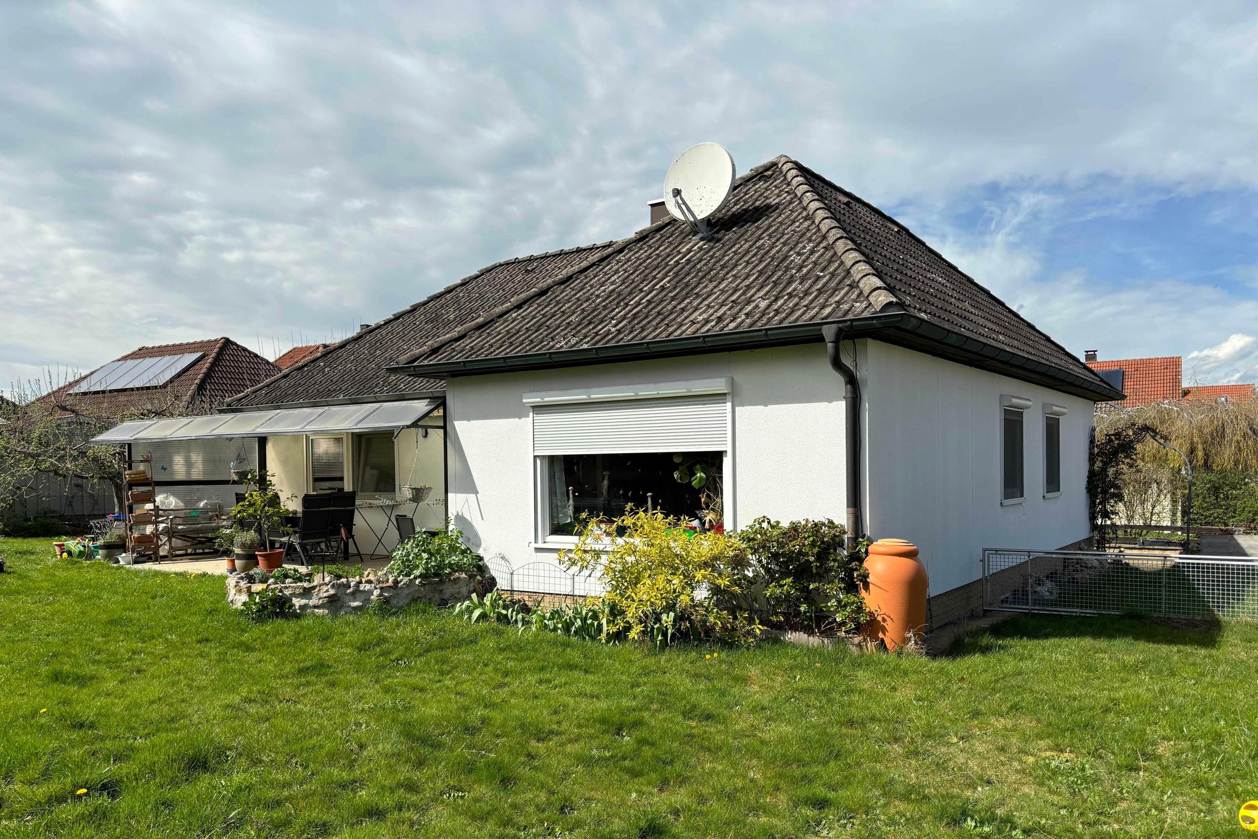 Einfamilienhaus zum Kauf 280.000 € 4 Zimmer 106 m²<br/>Wohnfläche 800 m²<br/>Grundstück Dittenheim Dittenheim 91723