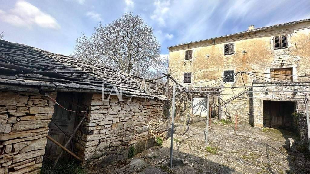 Haus zum Kauf 290.000 € 8 Zimmer 300 m² Groznjan Groznjan