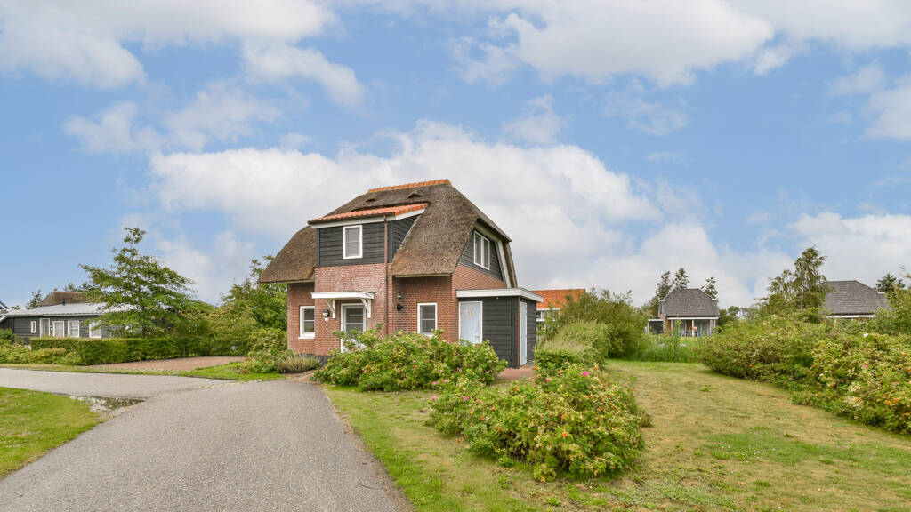 Villa zum Kauf 3 Zimmer 86 m² 440 m² Grundstück Giethoorn 8355CN
