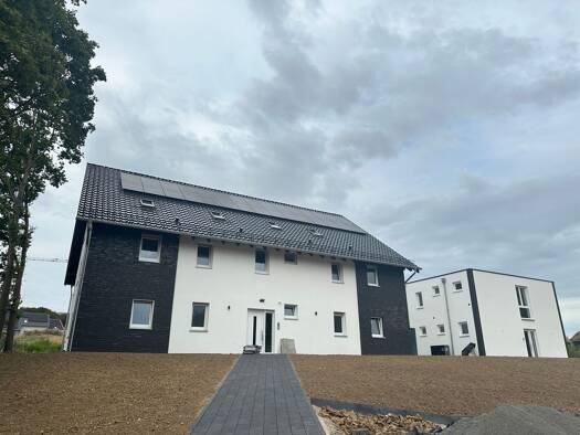 Wohnung zur Miete 1.020 € 3,5 Zimmer 99 m² Geschoss 1/2 frei ab 01.09.2026 Bückeburg Bückeburg 31675