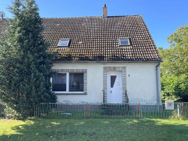 Doppelhaushälfte zum Kauf 99.000 € 4 Zimmer 117 m² 577 m² Grundstück frei ab sofort Parmen 17291