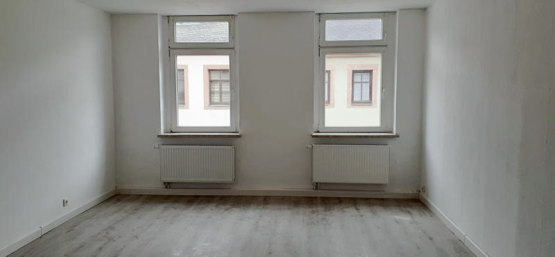 Wohnung zum Kauf 130.000 € 8 Zimmer 230 m²<br/>Wohnfläche 1.<br/>Geschoss Rochlitz Rochlitz 09306