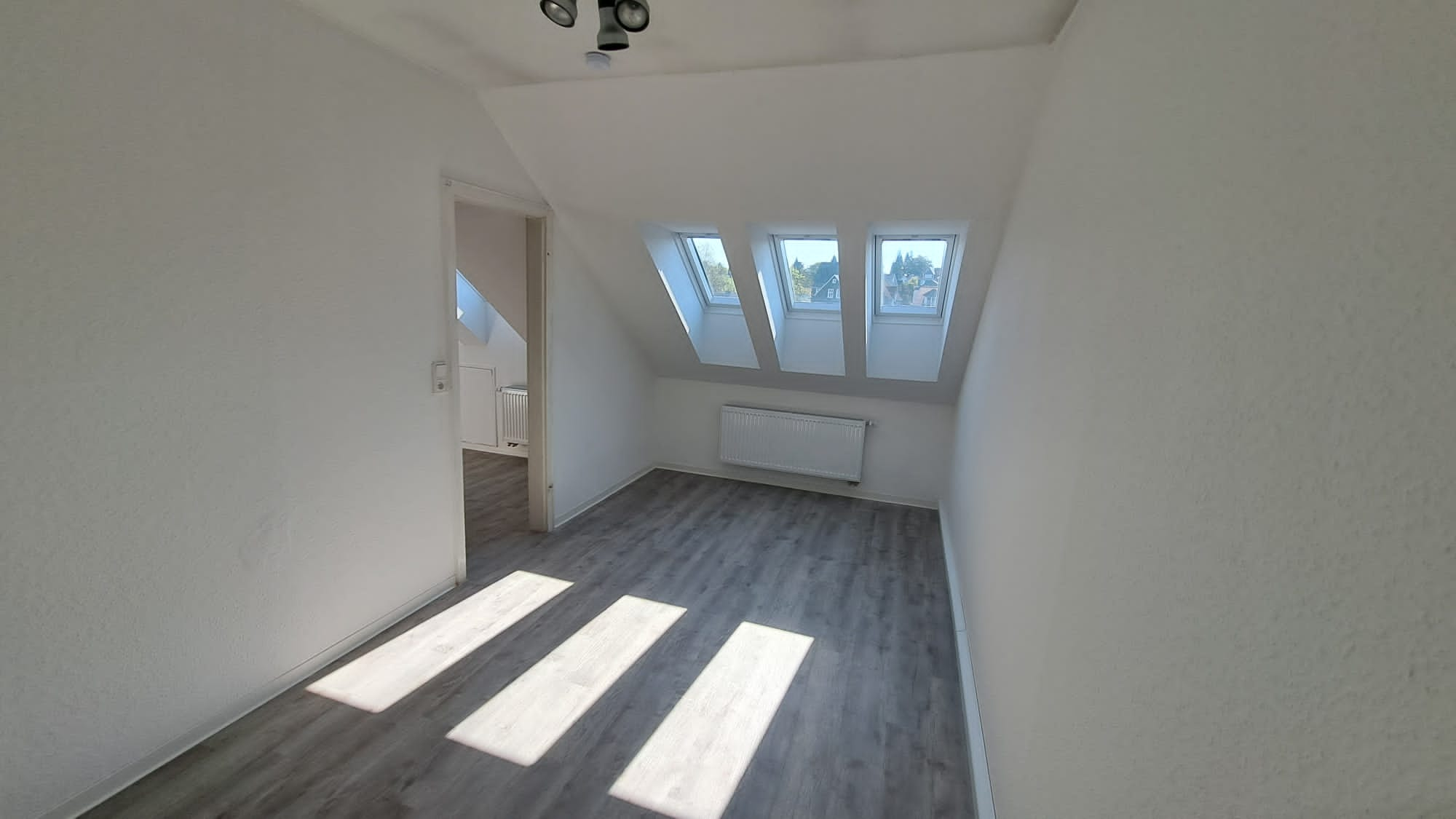 Wohnung zur Miete 285 € 2 Zimmer 32,2 m²<br/>Wohnfläche ab sofort<br/>Verfügbarkeit Remscheider Str. 17 Ronsdorf - Mitte / Nord Wuppertal 42369