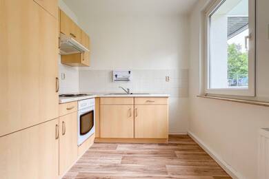 Wohnung zur Miete 230 € 2 Zimmer 47,9 m² EG frei ab 01.08.2025 Zaderastraße 82 Westend Plauen 08523