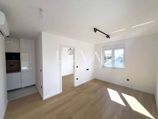 Wohnung zur Miete 800 € 2 Zimmer 52 m² Geschoss 2/2 Centar, Velika Gorica Velika Gorica 10410