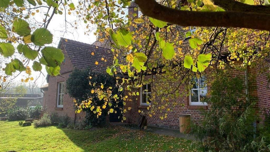 Haus zum Kauf 280.000 € 10 Zimmer 470 m² 1.250 m² Grundstück Alt Karin 18236