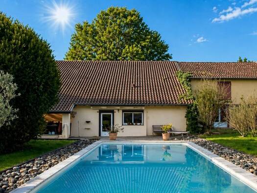 Haus zum Kauf 456.000 € 251 m² 5.000 m² Grundstück Léren 64270