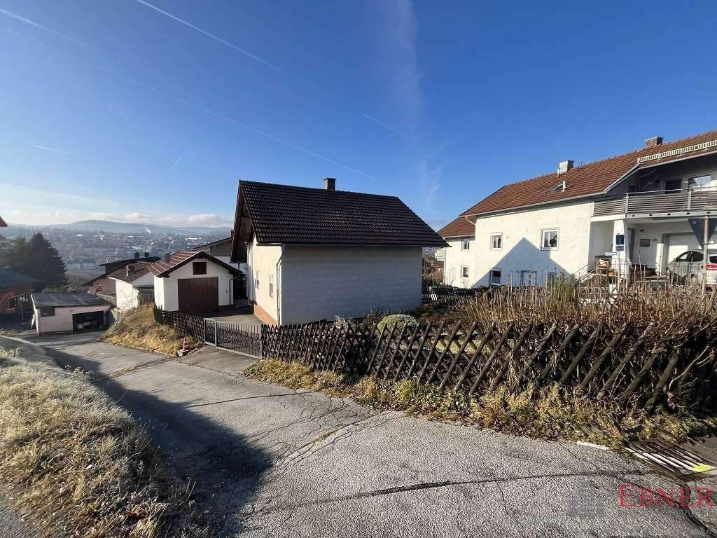 Immobilie in Viechtach - Schmuckes Wohnhaus in der Stadt Viechtach / OT Blossersberg - Bild 1