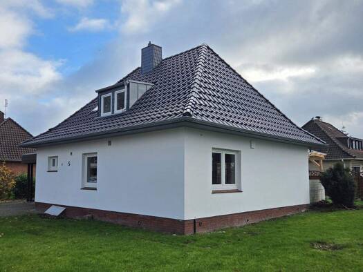 Haus zum Kauf 209.900 € 5 Zimmer 93,3 m² 530 m² Grundstück Brake 26919