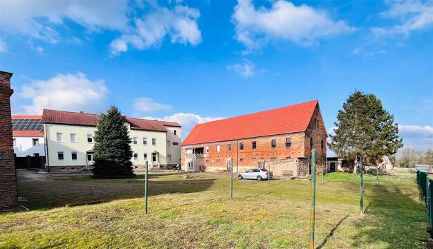 Mehrfamilienhaus zum Kauf als Kapitalanlage geeignet 455.000 € 15 Zimmer 300 m² 7.848 m² Grundstück Aupitz Hohenmölsen 06679